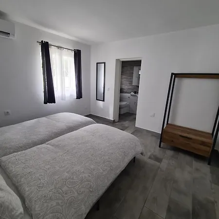 Вілла Oura - Large - Private Pool - 5 Bedrooms