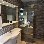 Oura - Large - Private Pool - 5 Bedrooms וילה