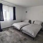 Oura - Large - Private Pool - 5 Bedrooms * Albufeira