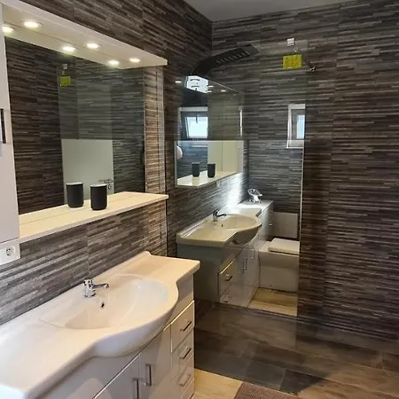 Oura - Large - Private Pool - 5 Bedrooms Βίλα