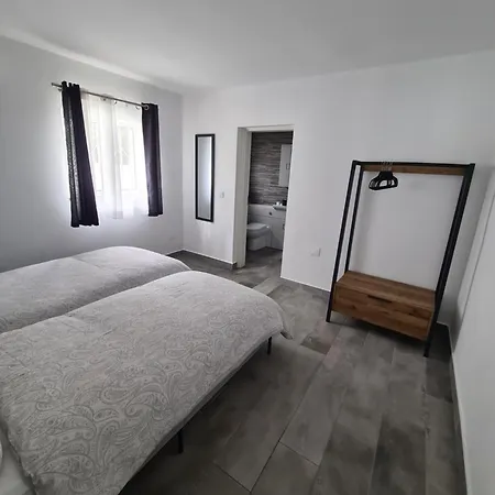 Oura - Large - Private Pool - 5 Bedrooms *