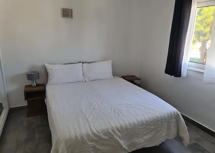 Oura - Large - Private Pool - 5 Bedrooms البوفيرا